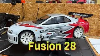 Настройка передатчика и конечной точки для радиоуправляемой модели Schumacher Fusion 28 Nitro. Пе...