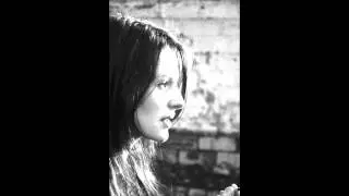 Amy Belle -  Living Room Blues
