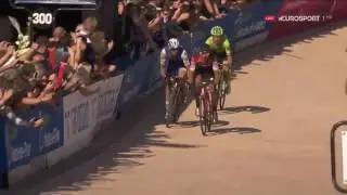 INCREDIBLE FINISH IN PARIS-ROUBAIX 2017