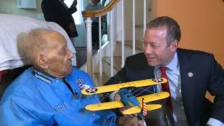 Gottheimer bestows congressional medal on 100-year-old Tuskegee airman