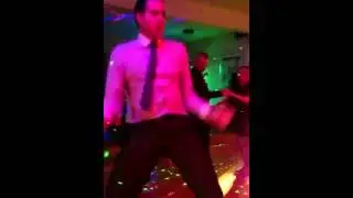 HOW TO DAD DANCE LIKE A PRO!