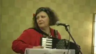 Jeanette Lewicki - Siz Shoyn Farfaln (Yiddish Song)
