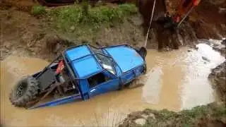 HRT gets dragged through a mud hole by an EXCAVATOR!!!!!! - Mountain Top Mud Bogs May, 2014