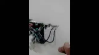 Condutor el&eacute;trica chumbado no gesso.