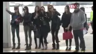 121031 After School & Davichi @ Incheon Airport leaving for Music Bank in Chile