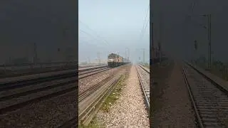 Train no 12311 Netaji subhash express Howrah to kalka junction #shortsviral #railtrack #railways