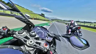BMW CHASING MY R1 NON-STOP