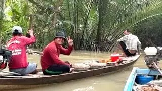 C&aacute; Ng&aacute;t kho tương chấm rau sống, đ&aacute;nh c&acirc;u c&ugrave;ng team Văn Xinh Đo&agrave;n