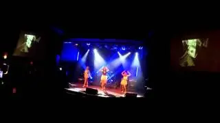 Jade Naraine performing 'Walking in the Rain' Live