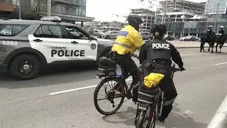 Horse Riding in Toronto by Toronto Police