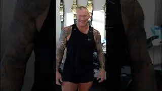 Nothing is off limits when it comes to Randy Orton&rsquo;s chest meals 😂🍰🍕