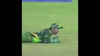 Simplest Drop Catch By Wicket Keeper Sarfaraz - Bowler Is Very Angry