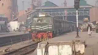 Поезд Khyber Mail, 2 дня, в сопровождении локомотива ZCU-30, отправляется из Лахора, Пакистанские...