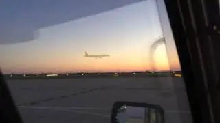 Boeing 757-F landing