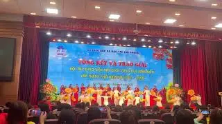 Hát + múa: Yêu người bao nhiêu, yêu nghề bấy nhiêu của giáo viên mầm non