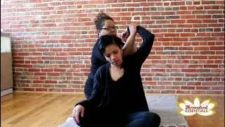 3 Thai Yoga Massage Techniques for the Shoulder
