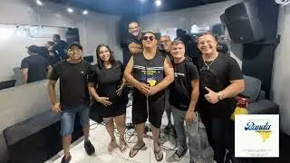 Banda na&ccedil;&atilde;o bregueira no melhor do ax&eacute; music. Na fissura de cheiro - Chiclete com Banana cover.