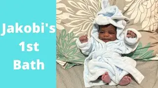 Jakobi's 1st Bath - Newborn Baby Bath Using Amazon Products | Rickita