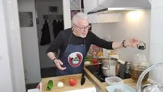 cazuela de arroz tipica de la malagueta , y ayuda al pequeño comercio .