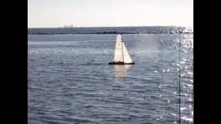 Alinghi SUI-100 sailing a 5 knots upwind