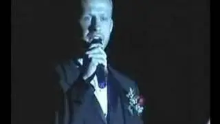 Marty Thomas sings 
