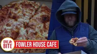 Обзор пиццерии Barstool Pizza - Fowler House Cafe (Куинси, Массачусетс), представленный Робаком.