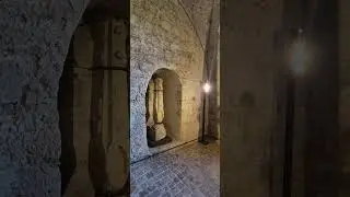 невероятная красота  древнего сооружения , по оф версии это - abbazia di San Galgano,  Toscana 