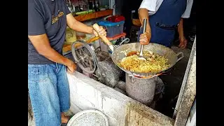 Nasi & Mie Goreng Anglo Legendaris di Bandung – Dimasaknya Gowes! | Legendary Fried Rice & Noodles