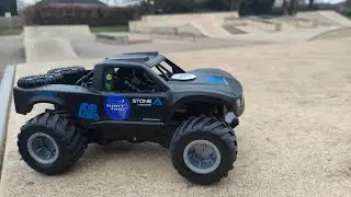 Amphibious Trophy Truck @ Skate Park - JJRC Q156 (1/16th, 2.4ghz,  7.4v Li-ion, 4wd)