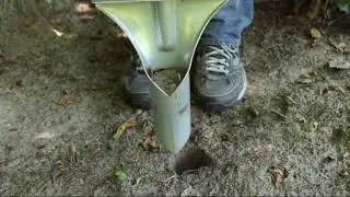 Garden Weasel Bulb Planter &ndash; Features Sharp Blade, Pointed Tip and Comfortable Hand Grip