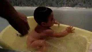 KAI ROSATI BA&Ntilde;ANDOSE EL 26-09-007