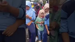 Basuh kaki dihari ibu