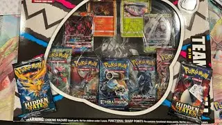 Pok&eacute;mon team skull box and hidden fates opening