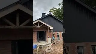 Modern barn structure coming up. Hard at work. #jenganami
