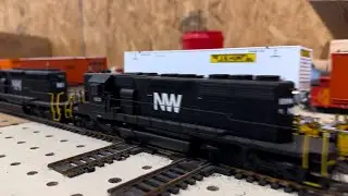 HO scale intermodal and triple crown together