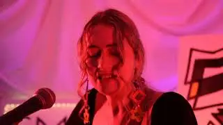 Smoke Room Sessions - Holland Teed
