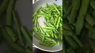 The BEST way to cook green beans 💚🧄✨