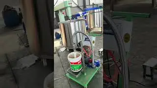 Portable compact structure type waterproofing paints filling machine