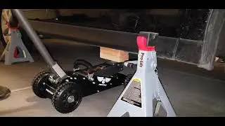 Pro Eagle 1.5 Ton Big Wheel Off Road Jack