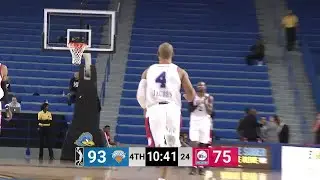 Julian Jacobs rocks the rim