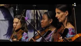 Extrait du concert Airs de partage : Yenu accompagné de violoncelliste