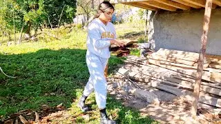 Chopping Wood, Cleaning the Garden & Cooking a Cozy Soup Together
