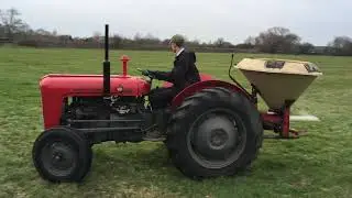 Massey Ferguson 35 spreading fertiliser with Vicon Varispreader Mk2