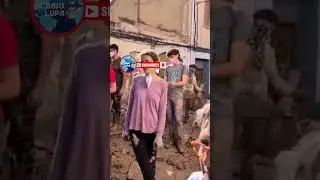 VOLUNTARIOS DE LA DANA CANTANDO HIMNO VALENCIA #dana #valencia #short #shorts #cortos