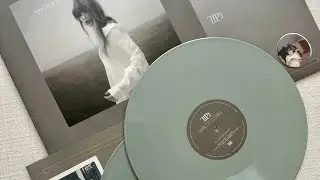Unboxing Taylor Swift&rsquo;s THE TORTURED POETS DEPARTMENT SMOKE GRAY VINYL