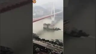 Floating building in china 😱🤯😨 #facts #shortsfeed #shorts #chongqing