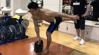 The beauty of Chinese weightlifting training