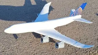 Custom RC Boeing 747-8i test flight 