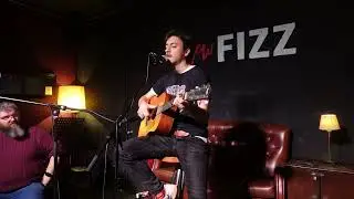 Intro Rodautors + Oda a la Cocina (Directo New Fizz) - Tono Sa&aacute;