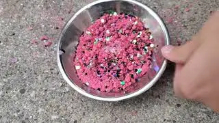 adding stuff to a crushed bathbomb